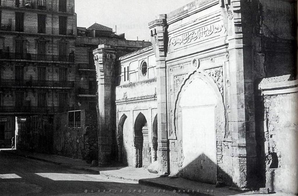 ORAN 011 CARAVENSERAIL 2 RUE DU CIRQUE.jpg